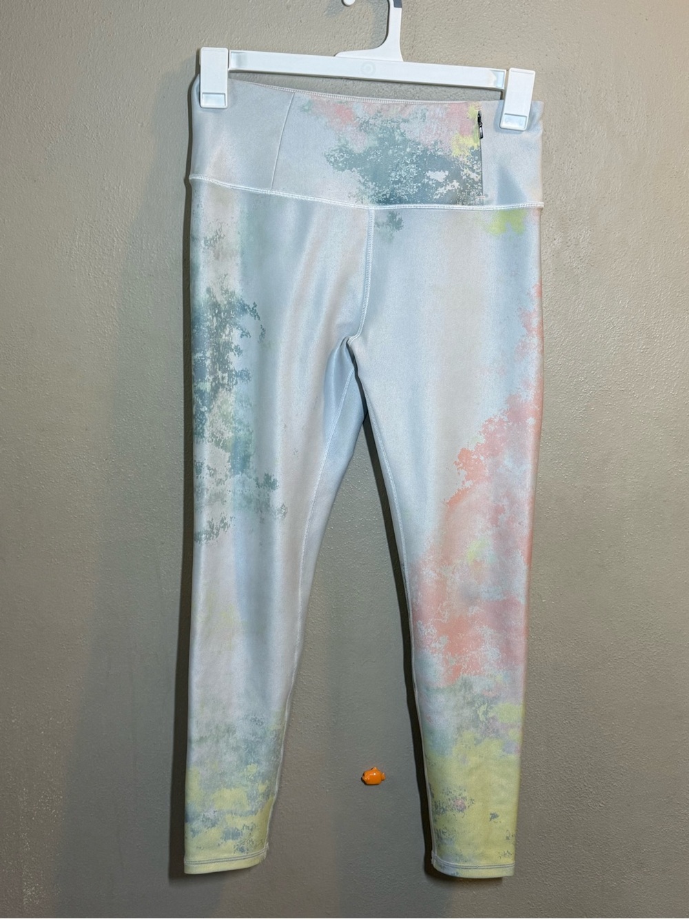 Women’s Calia by Carrie Underwood Essential Stay Powerful Tie-Dye Leggings Med